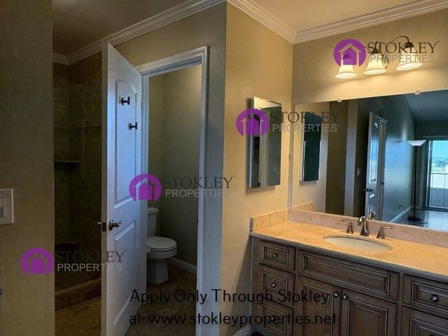 Building Photo - 323 Thistle Cir