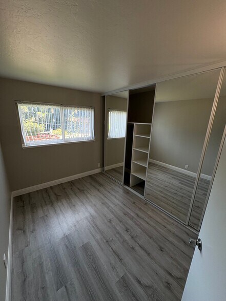 Building Photo - 5499 Claremont Ave