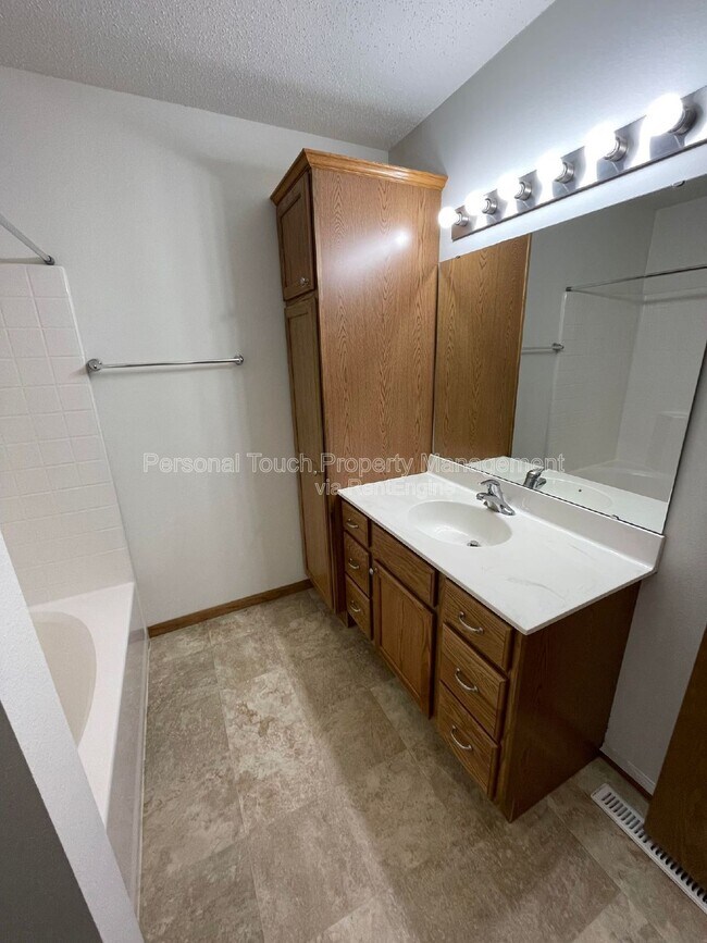 Building Photo - 2320 5th St W