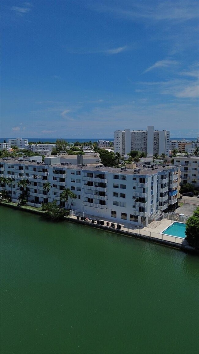 Building Photo - 7900 Tatum Waterway Dr