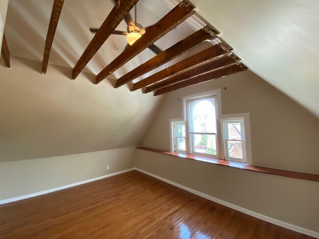 Building Photo - 55 Parker St