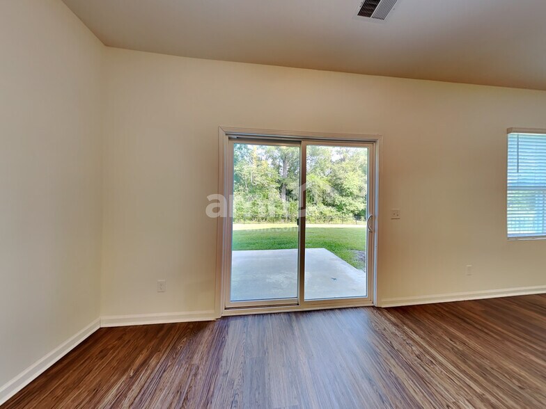 Building Photo - 168 Orion Way