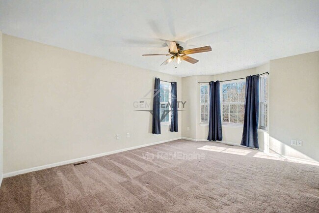 Building Photo - 5218 Drakes Ct
