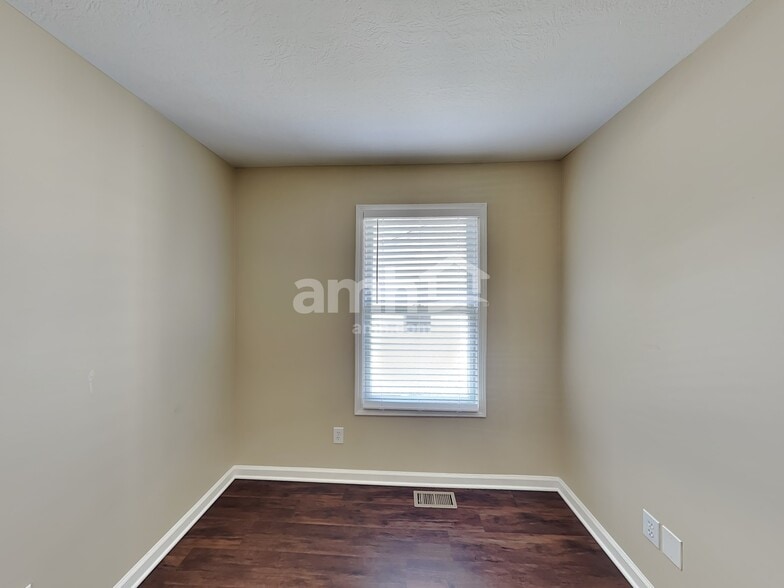 Building Photo - 5505 Dietrich Ave