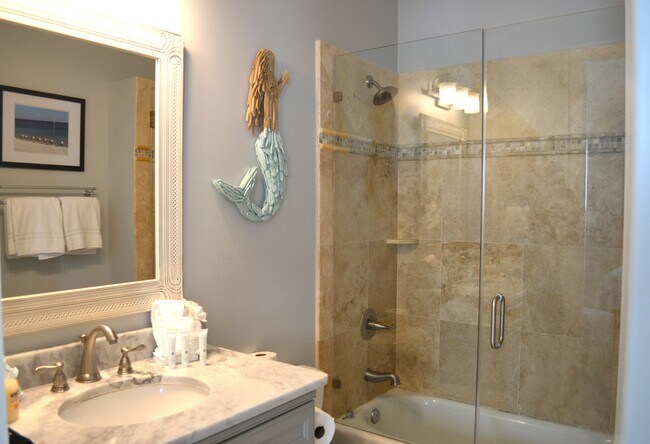 Building Photo - 2350 W County Hwy 30A