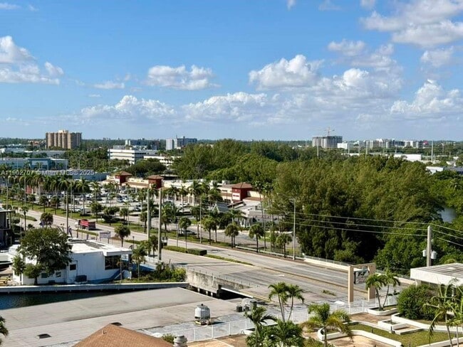 Building Photo - 13499 Biscayne Blvd