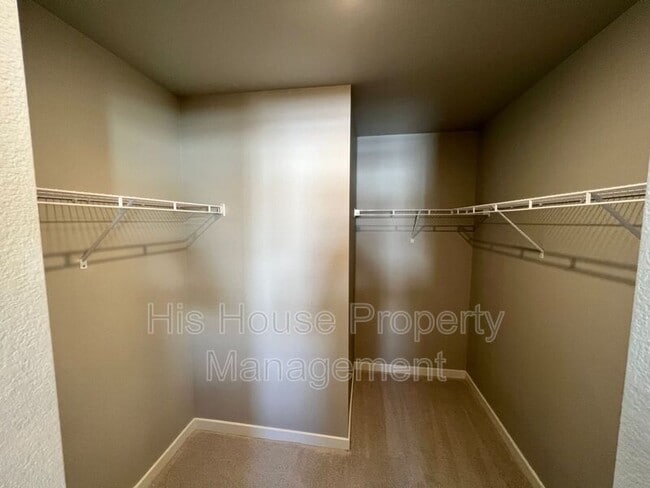 Building Photo - 1353 Reynolds St