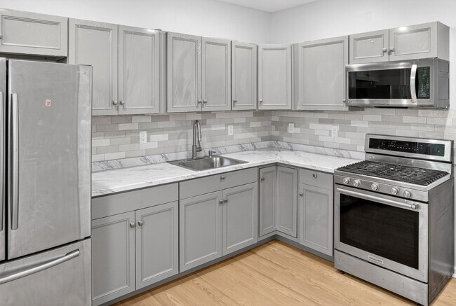 Building Photo - 12 E 49th St