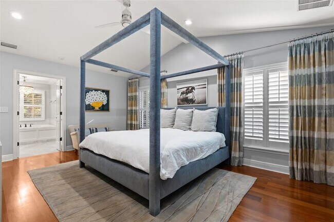 Building Photo - 2220 Vía Tuscany