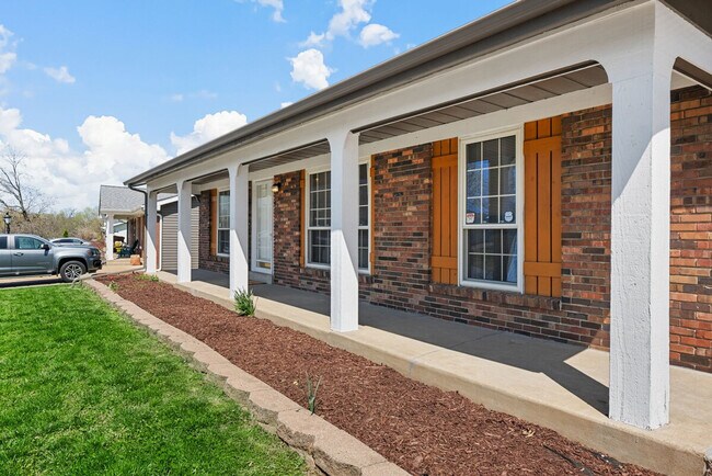 Building Photo - 5382 Kings Park Dr