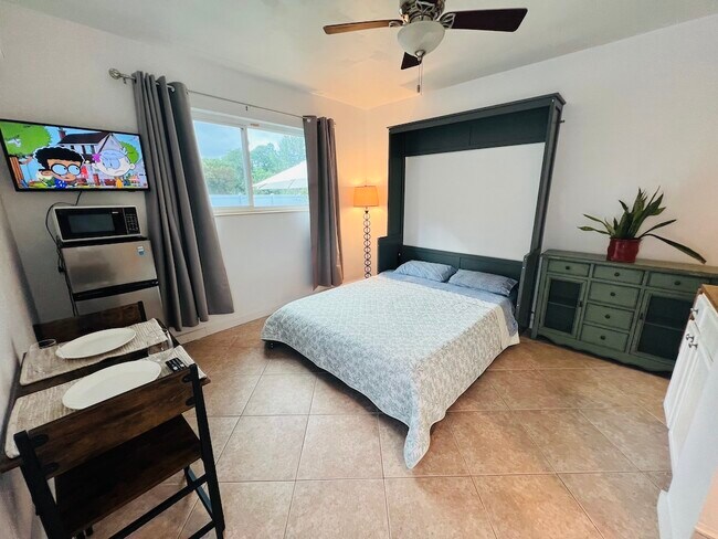 Building Photo - 11400 NE 13th Ave