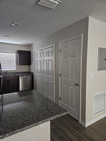 Primary Photo - 64 Walnut Rd