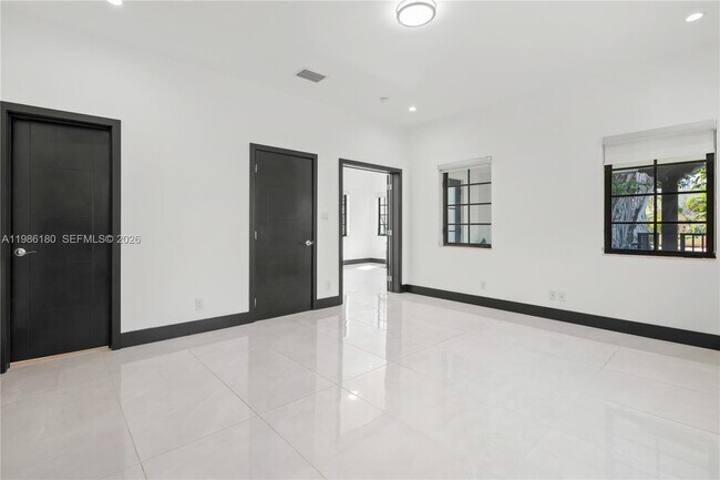 Building Photo - 519 Alhambra Cir