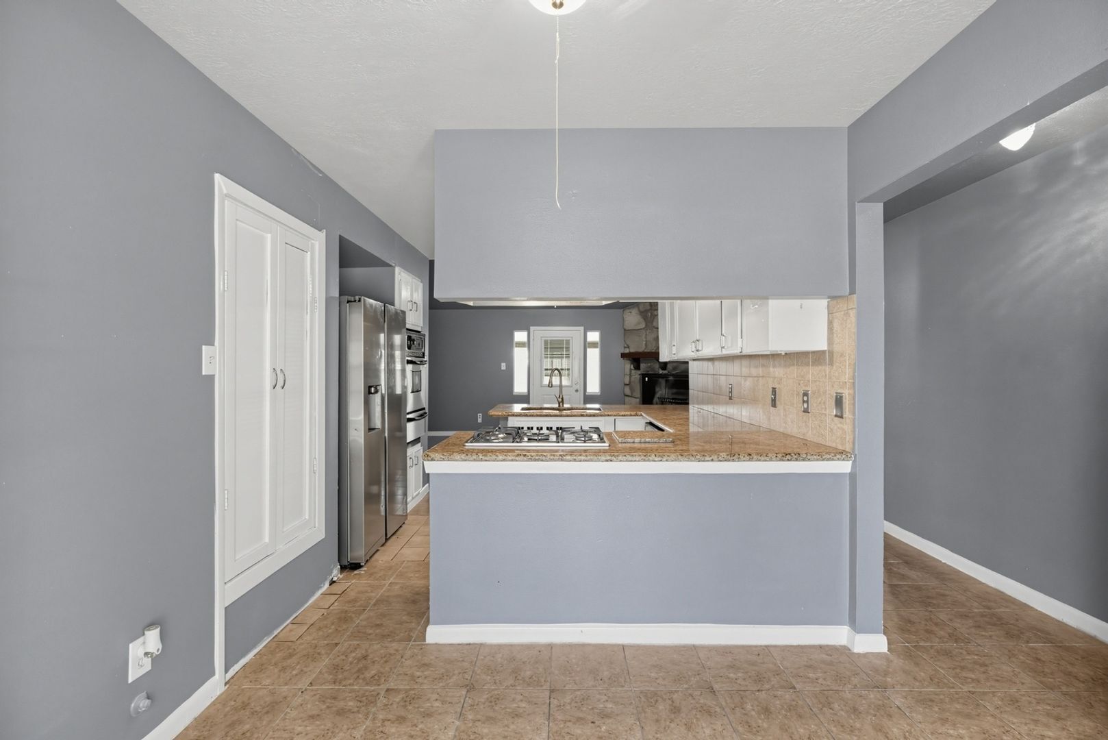 Building Photo - 1901 Fairfield Ct N