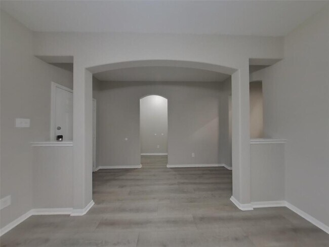 Building Photo - 2579 Kings Garden Ct