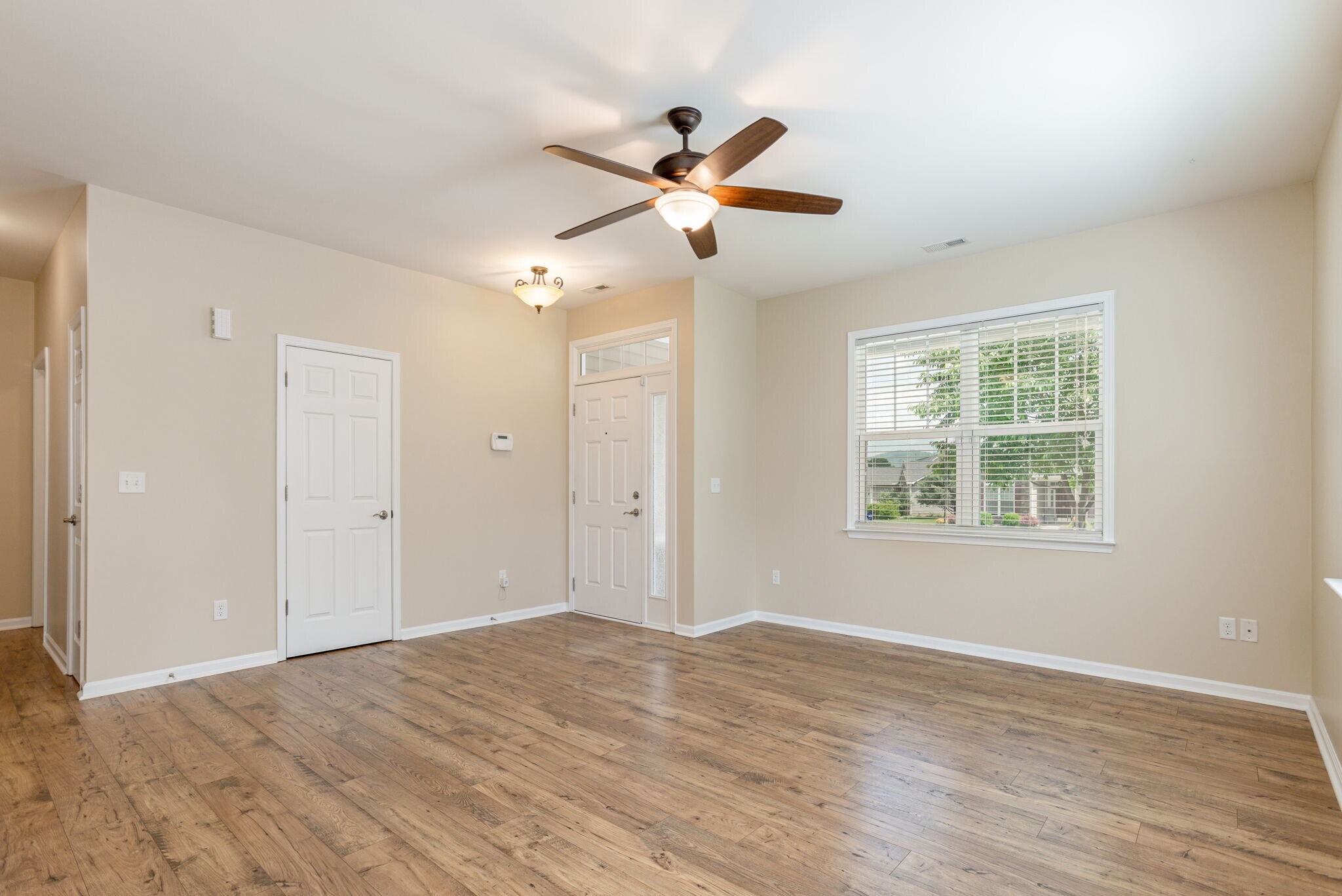 Building Photo - 35 Foxtail Ct
