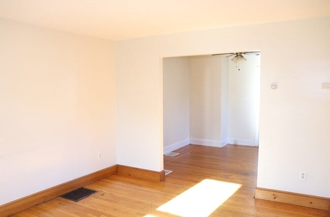 Building Photo - 40 Baker Ave