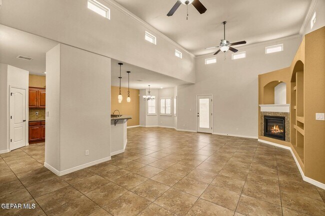 Building Photo - 14117 Rainbow Point Dr