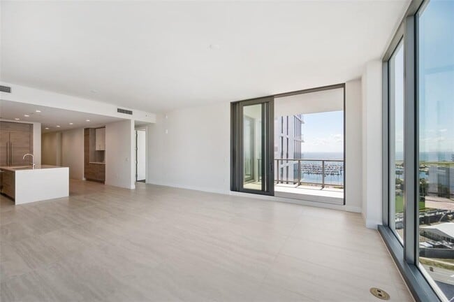 Building Photo - 301 1st St S