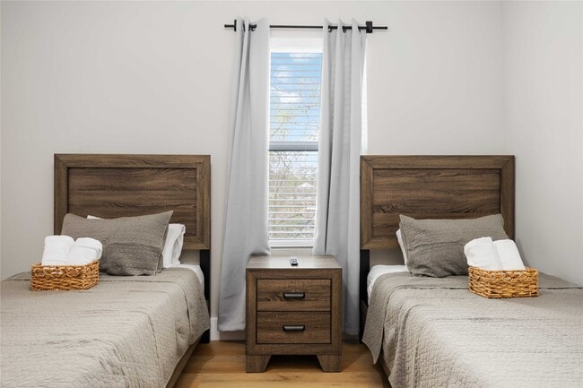 Building Photo - 2409 Dolly Wright St