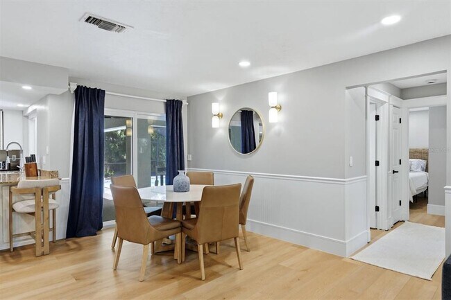 Building Photo - 5159 Oakmont Pl