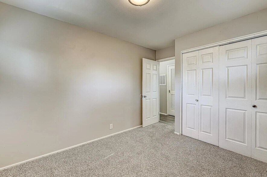 Building Photo - 1302 Brummit Ln