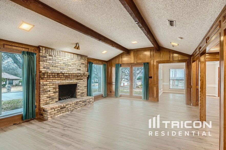 Building Photo - 1735 Plummer Dr