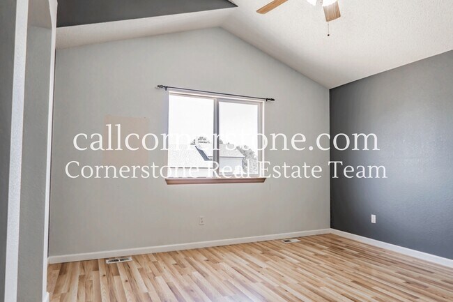 Building Photo - 655 Ancestra Dr