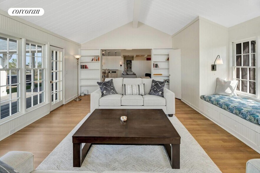 Building Photo - 1 Watersedge Dr