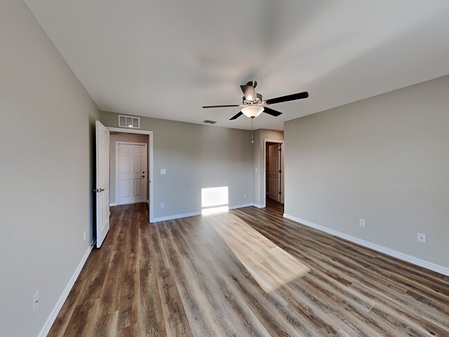 Building Photo - 515 SW 21St Ln