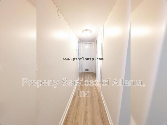 Building Photo - 564 Evergreen Terrace