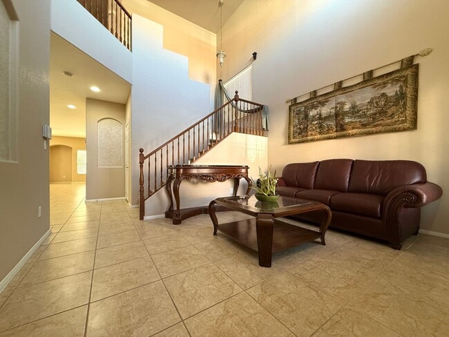 Building Photo - 2-Story Home  3 bedroom 2.5 bath in Gated ...