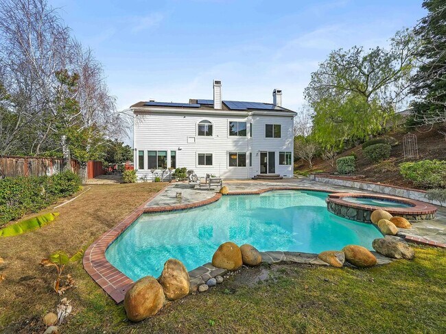 Building Photo - Luxury, comfort, and breathtaking surroundings in Stunning Clayton home!