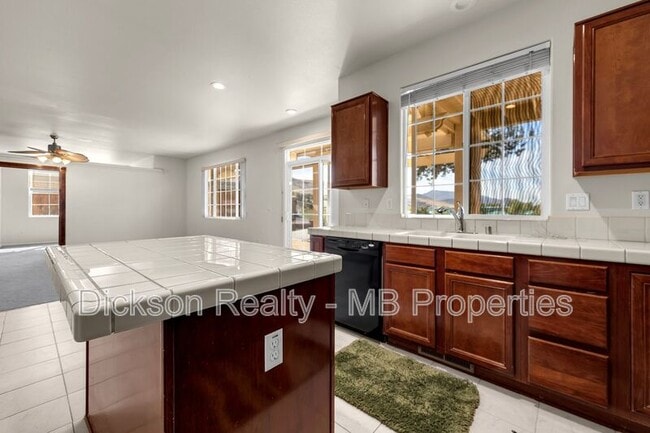 Building Photo - 2447 Anqua Dr