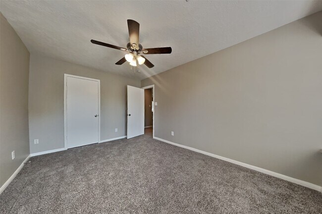 Building Photo - 18714 Timber Way Dr