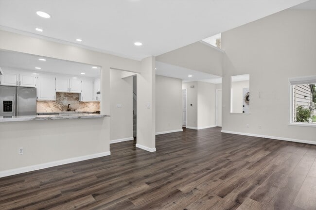 Building Photo - Luxury Living in Danville Ranch – Views, Solar & Prime Location!