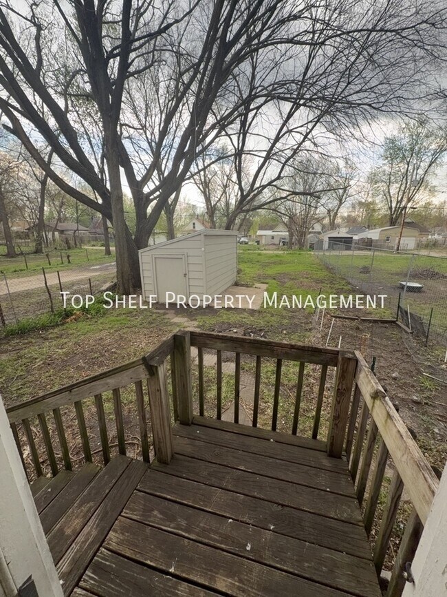 Building Photo - 1713 Lyon St