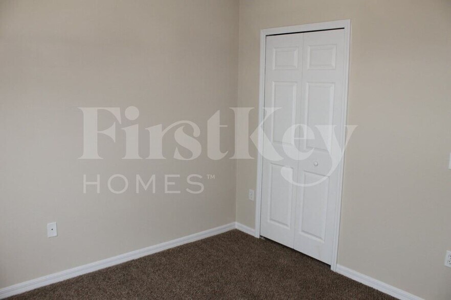 Building Photo - 7395 Edenfield Park Rd