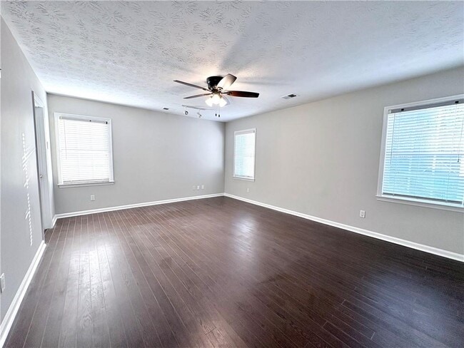 Building Photo - 1505 Yorktown Dr NW