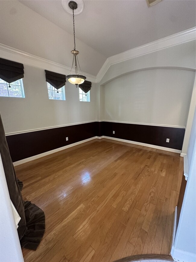 Building Photo - 1648 Lakeside Enclave Dr