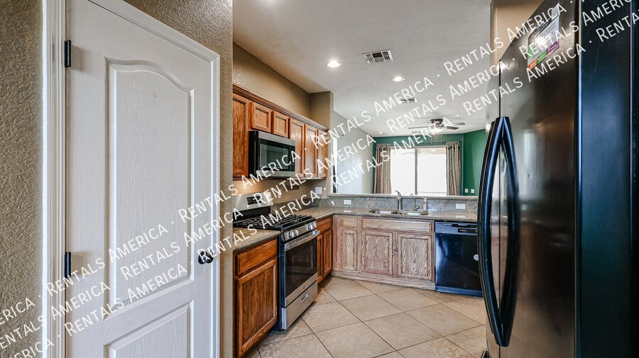 Building Photo - 11555 W Kinderman Dr