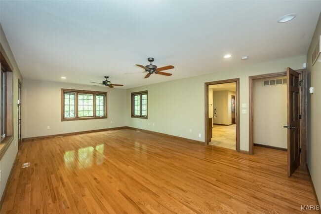 Building Photo - 2731 Christy Ave