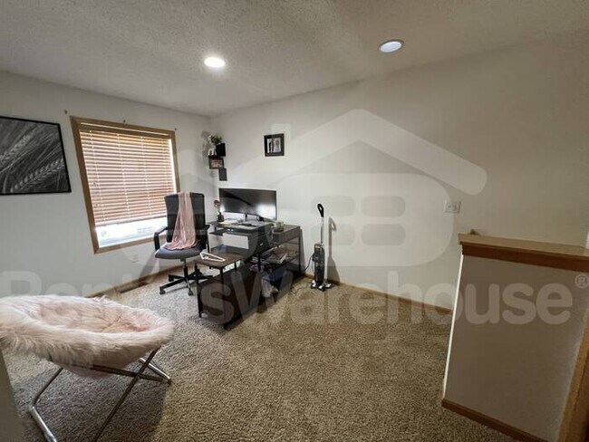 Building Photo - Available Now! Amazing Townhouse 3 Bedroom...