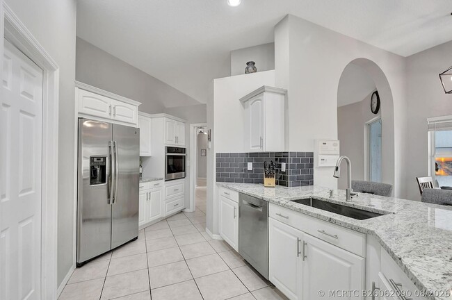 Building Photo - 11723 Waterbend Court