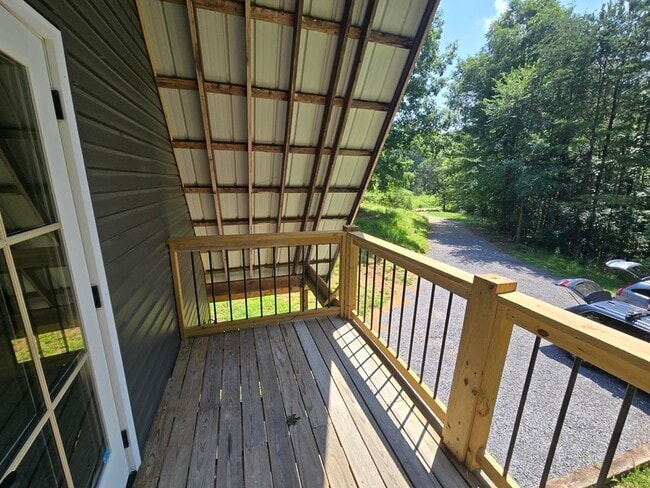 Building Photo - 6013 Bates Pike SE