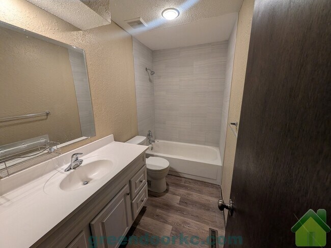 Building Photo - 16600 W 141st St