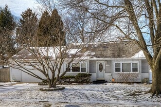 Building Photo - Todd Estates Home near UofD - Showing Wednesday 5/6 12pm-12:30pm