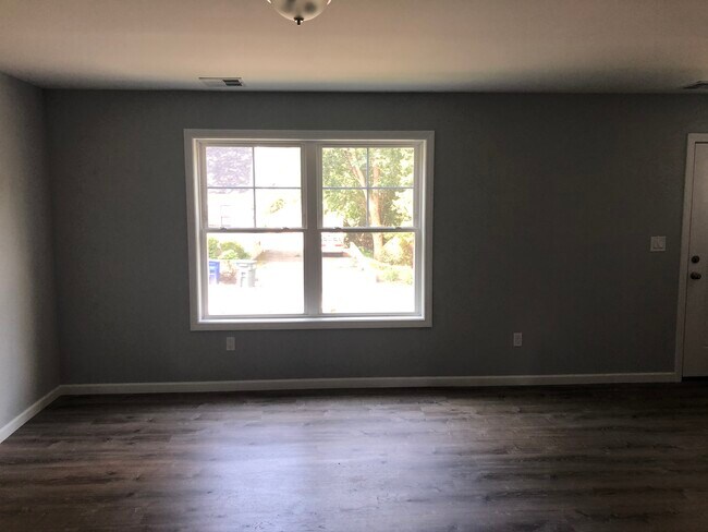 Building Photo - 407 Woodmont Ave