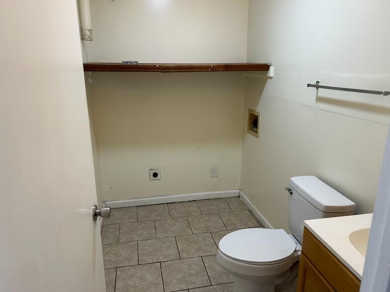 Building Photo - 5733 Aftonshire Dr