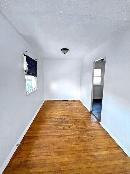 Building Photo - 4737 E 174th St